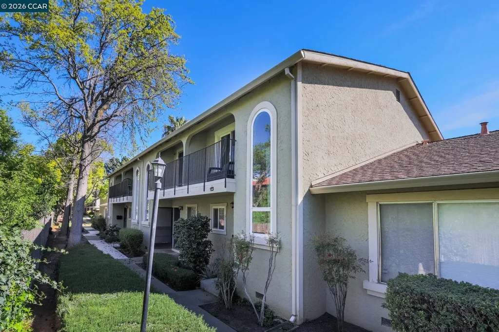61 Meadowbrook Circle Pittsburg CA 94565