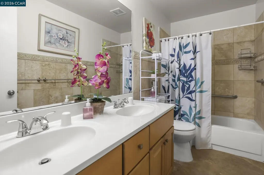 61 Meadowbrook Circle Pittsburg CA 94565