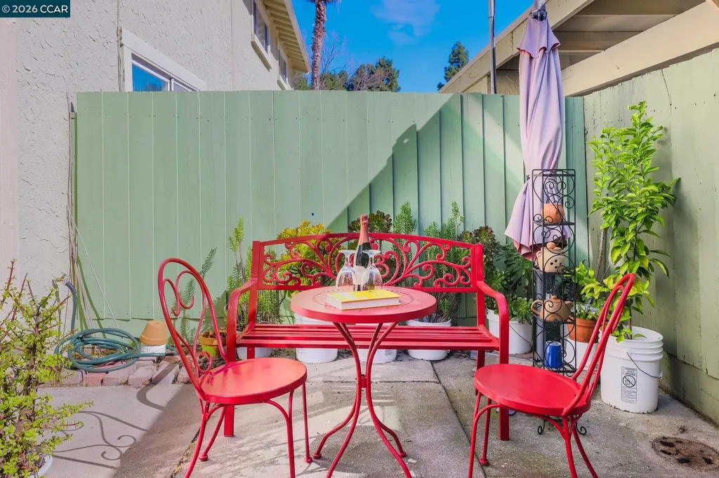 61 Meadowbrook Circle Pittsburg CA 94565