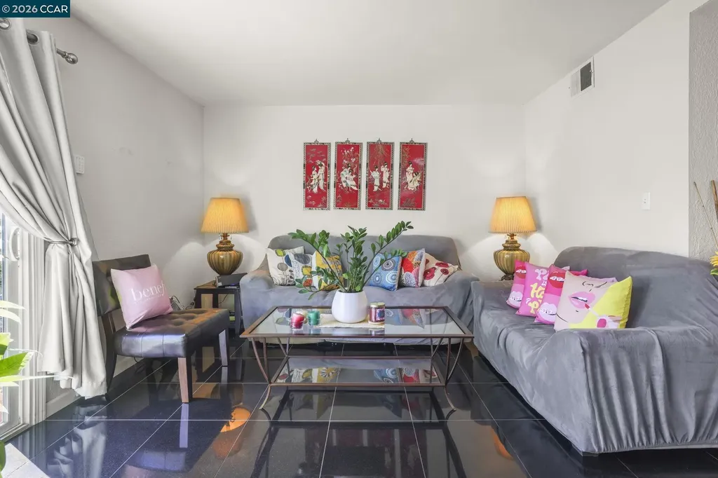 61 Meadowbrook Circle Pittsburg CA 94565