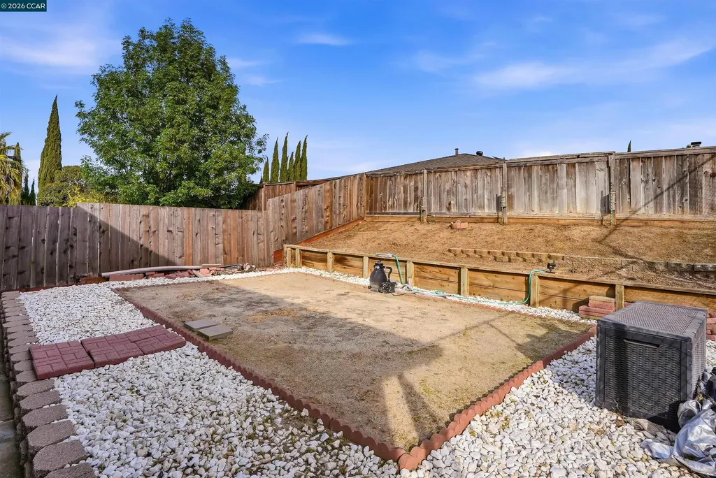 368 Atherton Avenue Pittsburg CA 94565