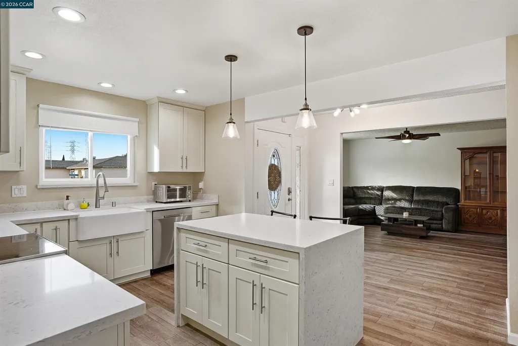 368 Atherton Avenue Pittsburg CA 94565