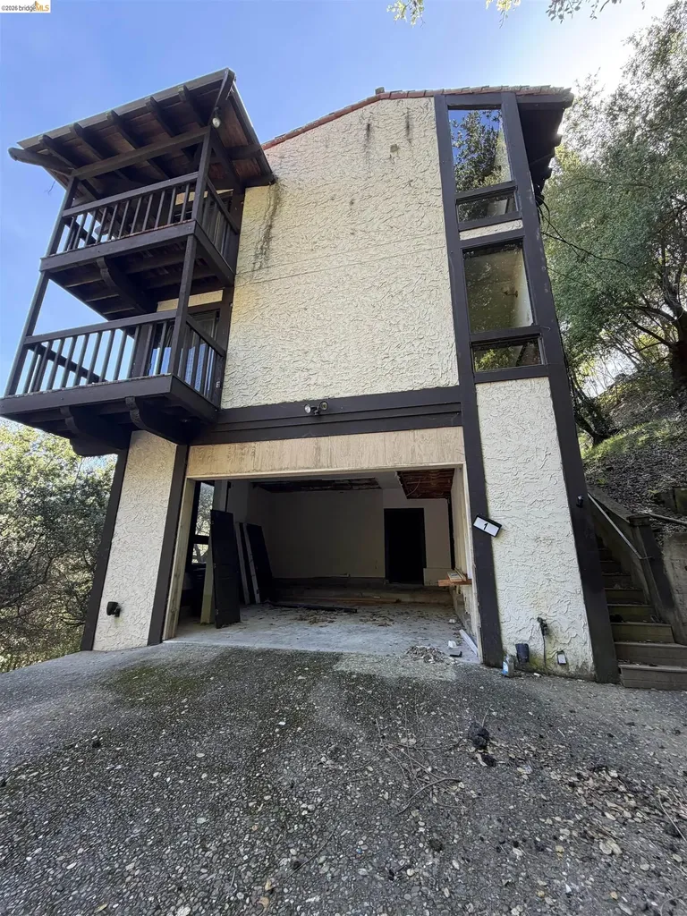 90 Devin Drive Moraga CA 94556