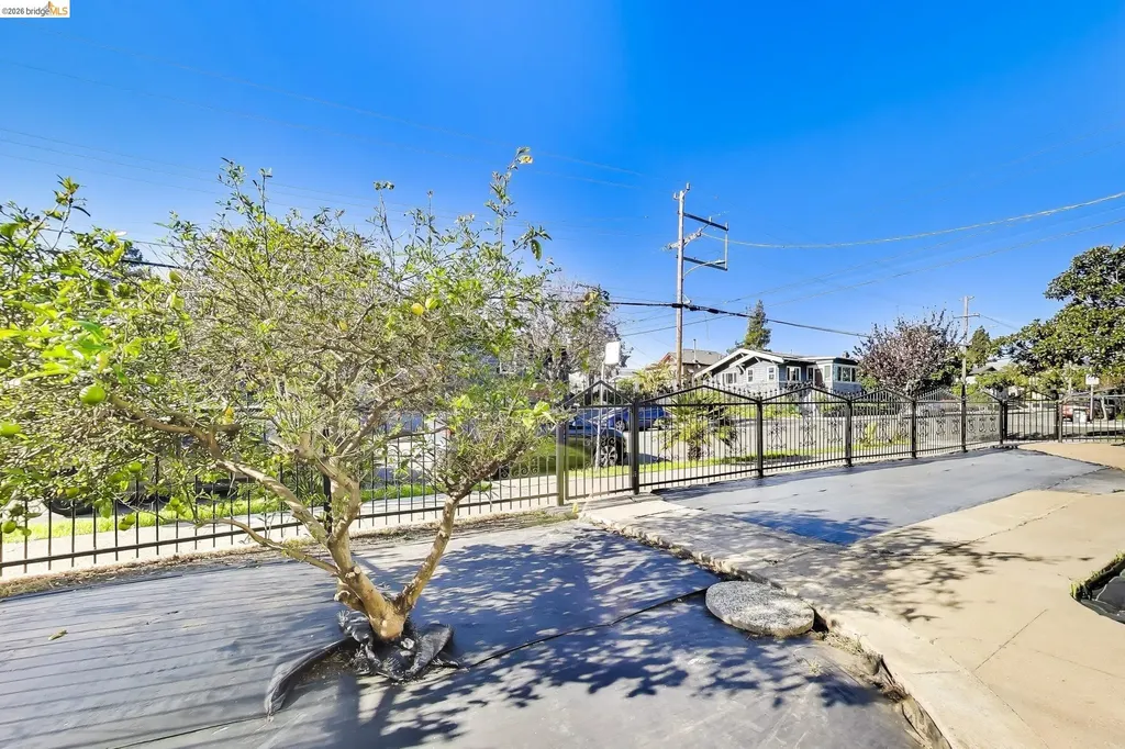 1978 Rosedale Avenue Oakland CA 94601