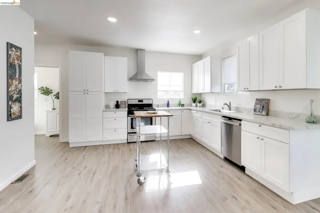 1978 Rosedale Avenue Oakland CA 94601