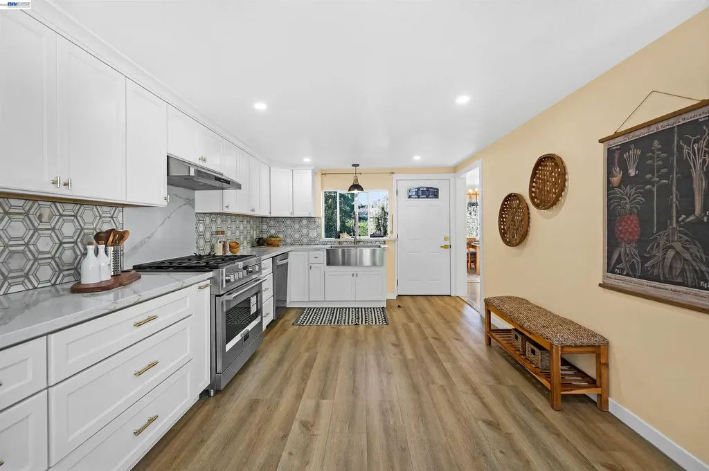 18522 Madison Avenue Castro Valley CA 94546