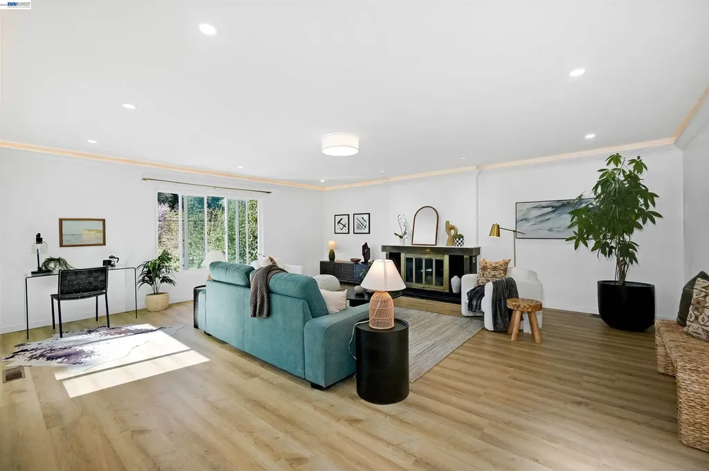 18522 Madison Avenue Castro Valley CA 94546