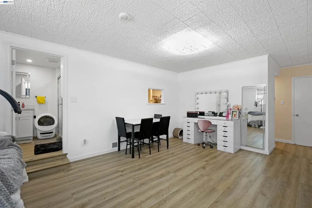 18522 Madison Avenue Castro Valley CA 94546