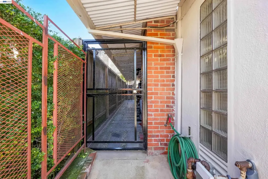 18522 Madison Avenue Castro Valley CA 94546