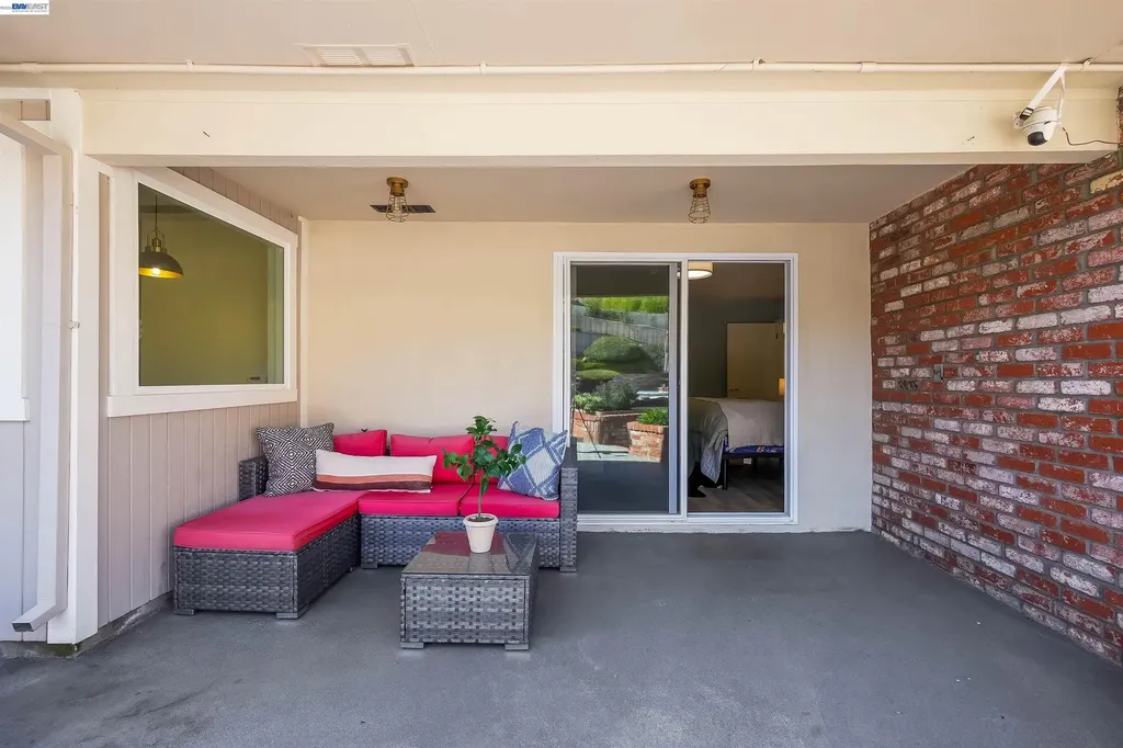 18522 Madison Avenue Castro Valley CA 94546