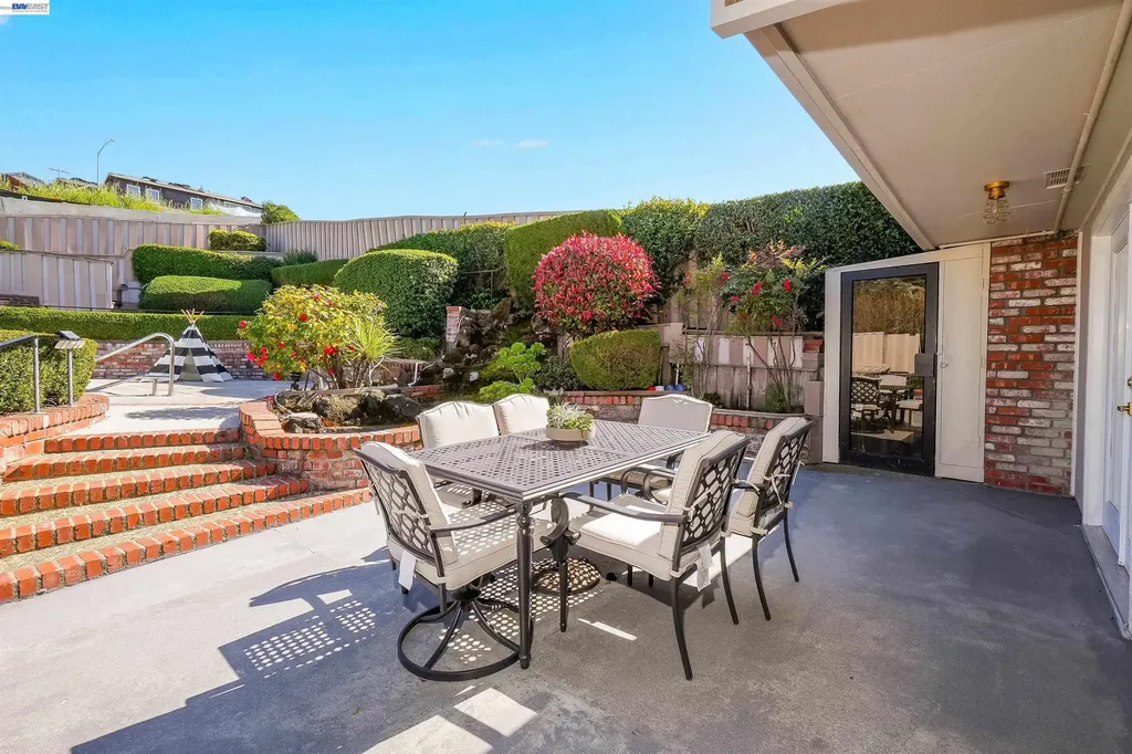 18522 Madison Avenue Castro Valley CA 94546