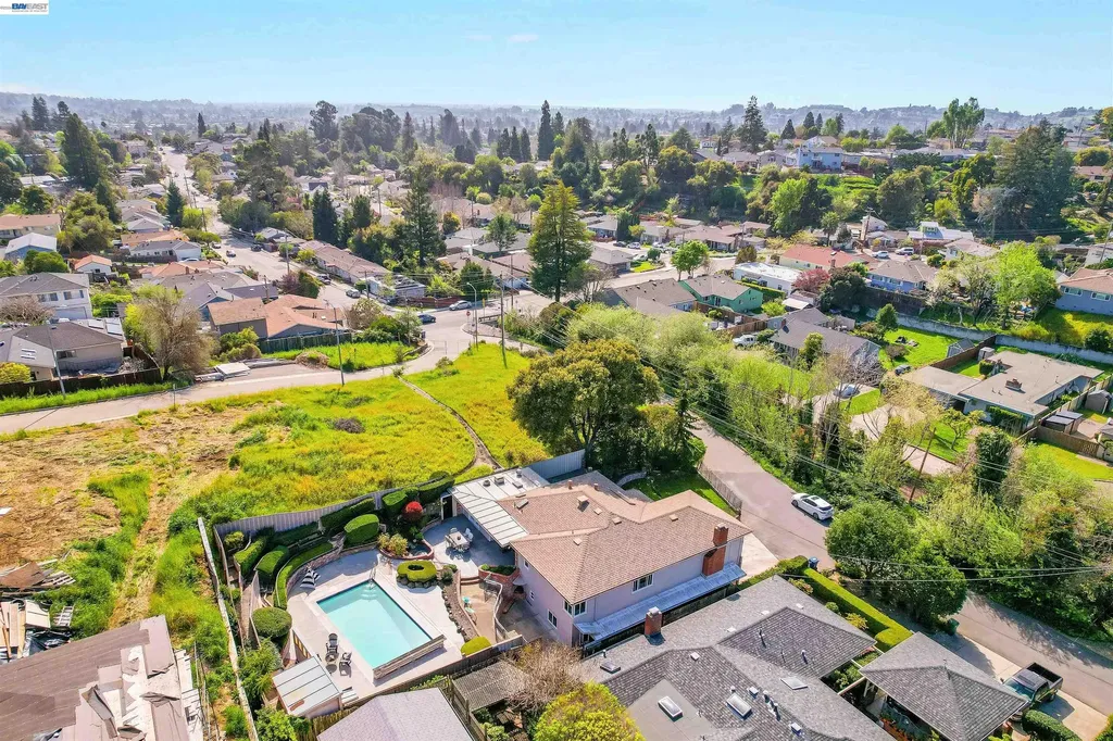 18522 Madison Avenue Castro Valley CA 94546