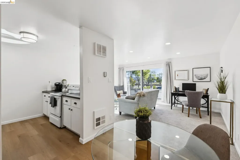 5 Embarcadero Oakland CA 94607