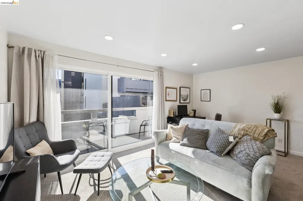 5 Embarcadero Oakland CA 94607