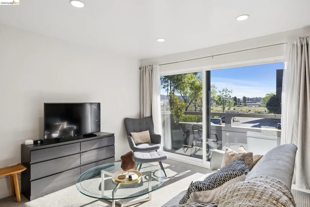 5 Embarcadero Oakland CA 94607