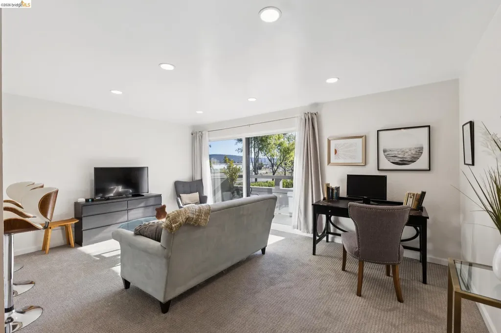 5 Embarcadero Oakland CA 94607