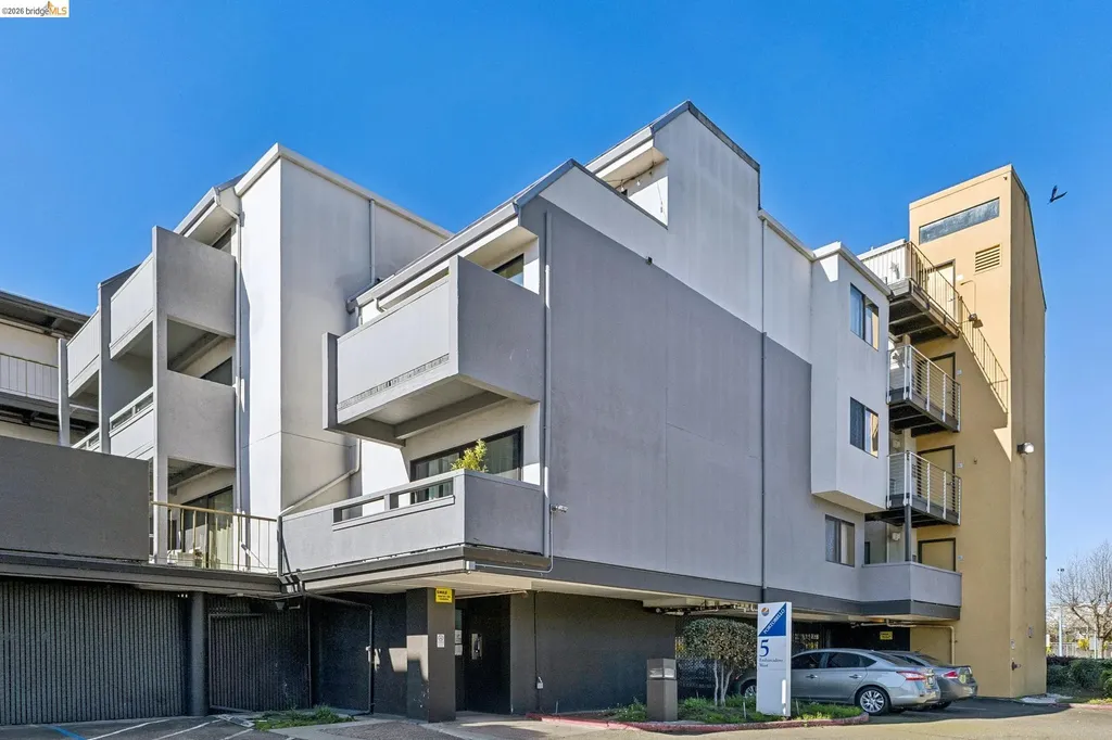 5 Embarcadero Oakland CA 94607