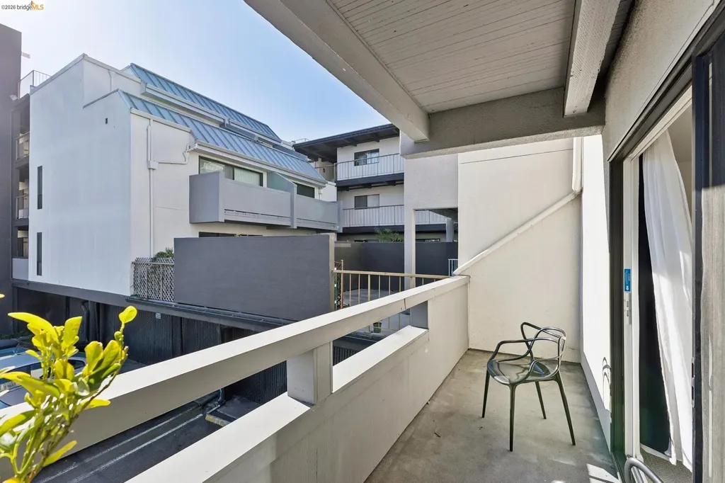 5 Embarcadero Oakland CA 94607