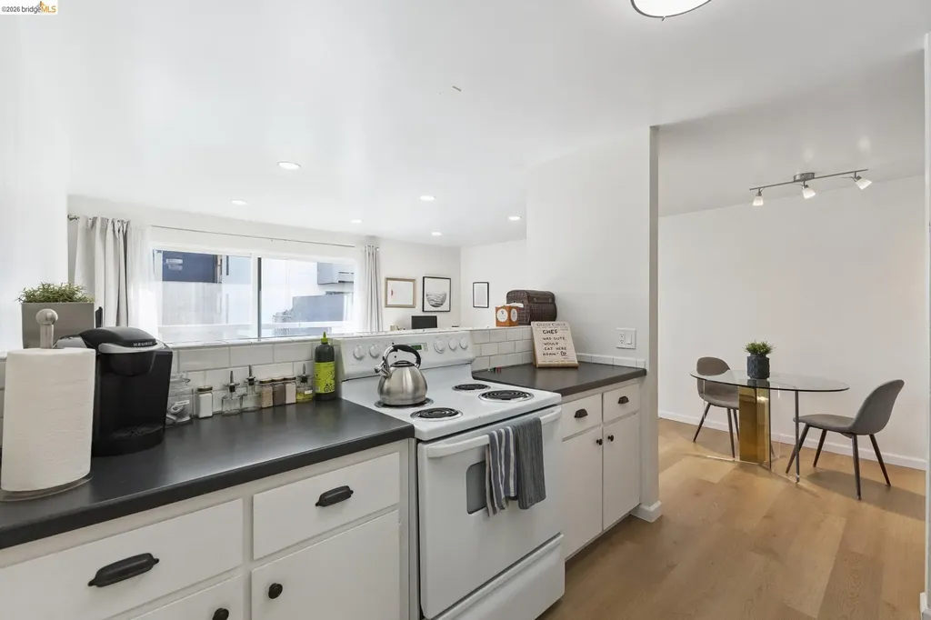 5 Embarcadero Oakland CA 94607