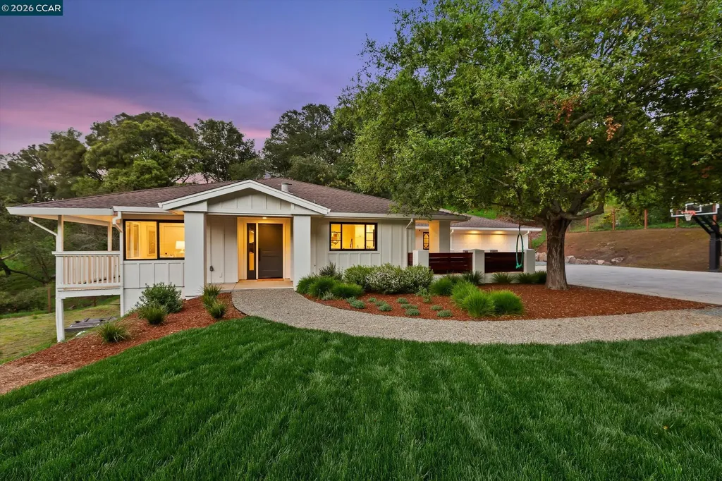 6 Del Valle Orinda CA 94563