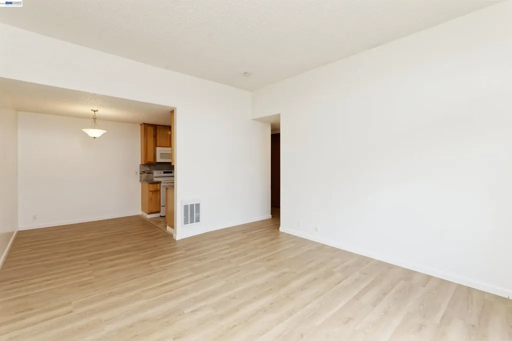 150 Pearl Street Oakland CA 94611