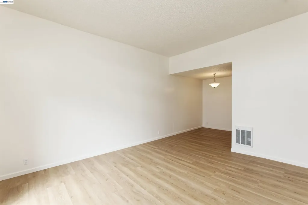 150 Pearl Street Oakland CA 94611