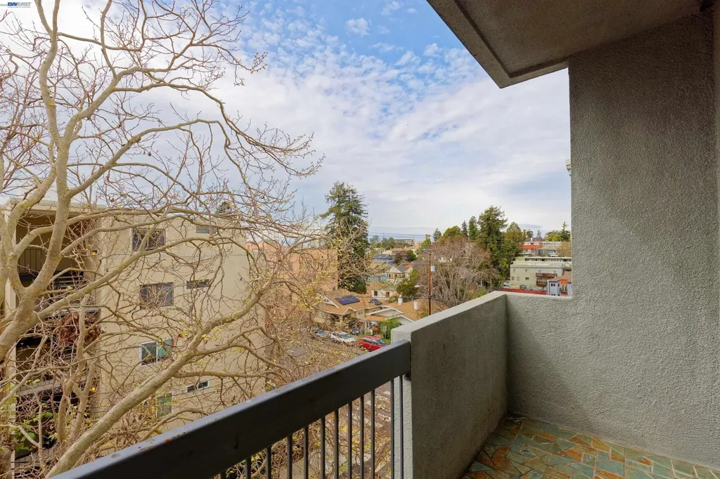 150 Pearl Street Oakland CA 94611