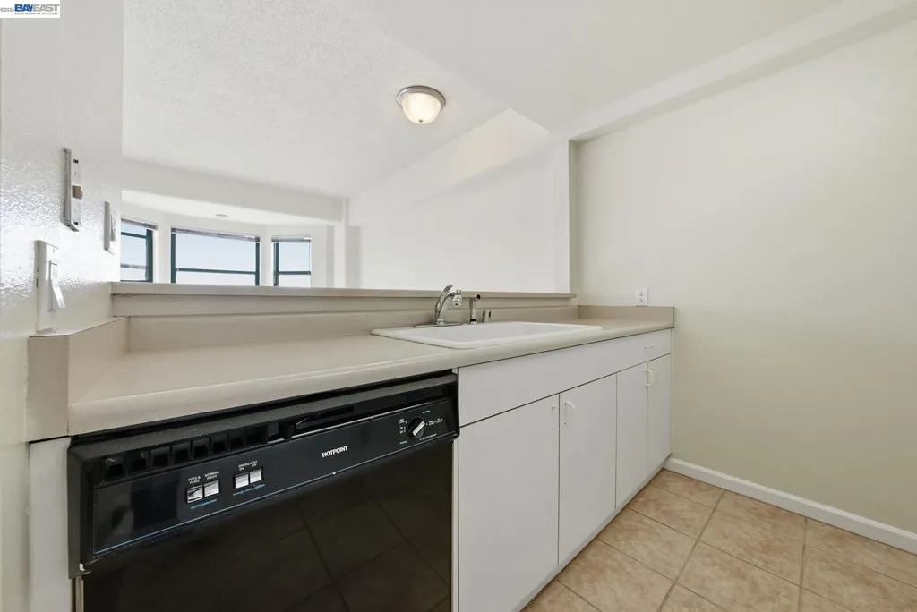 989 Webster Street Oakland CA 94601