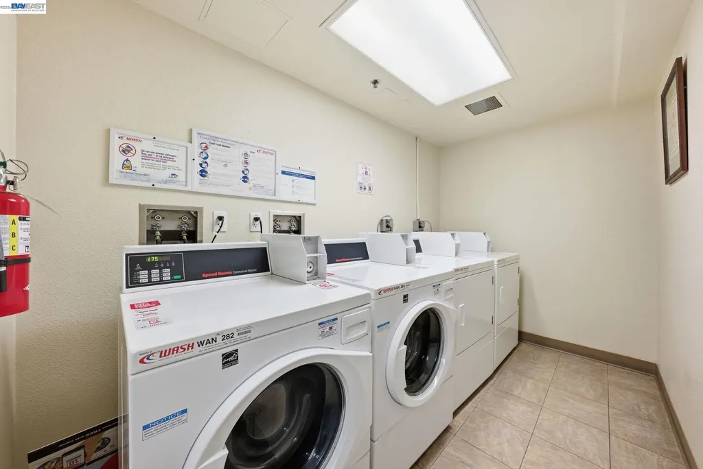 989 Webster Street Oakland CA 94601