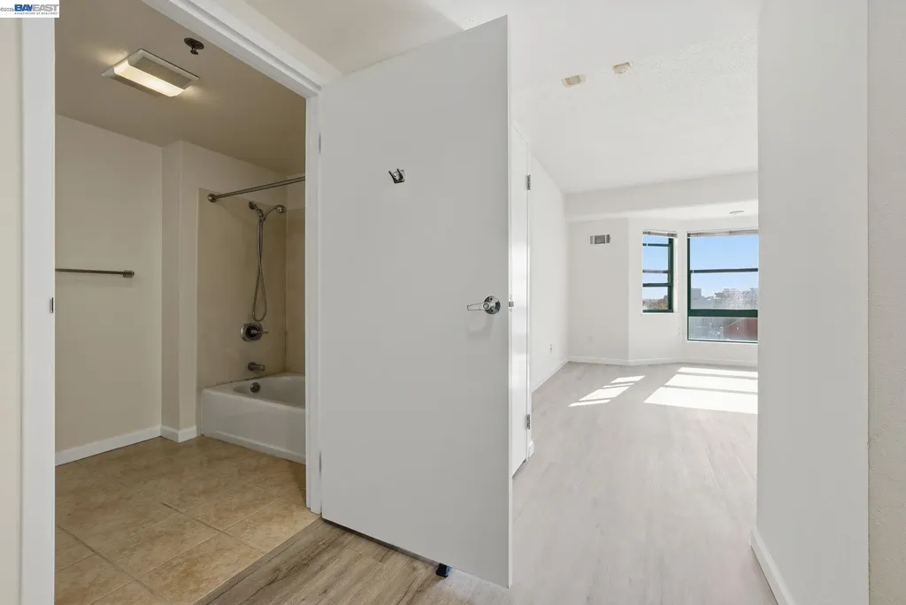 989 Webster Street Oakland CA 94601
