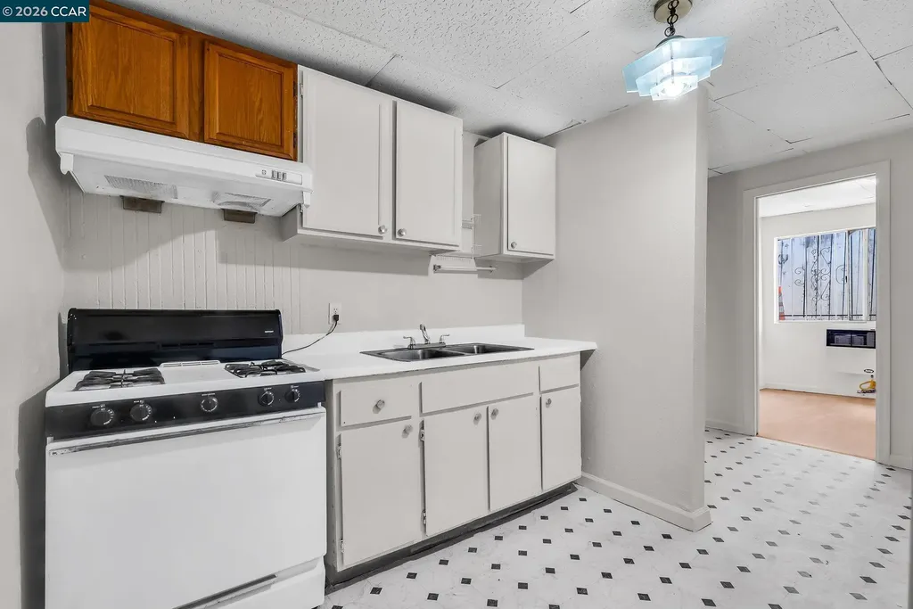 2150 35th Avenue Oakland CA 94601