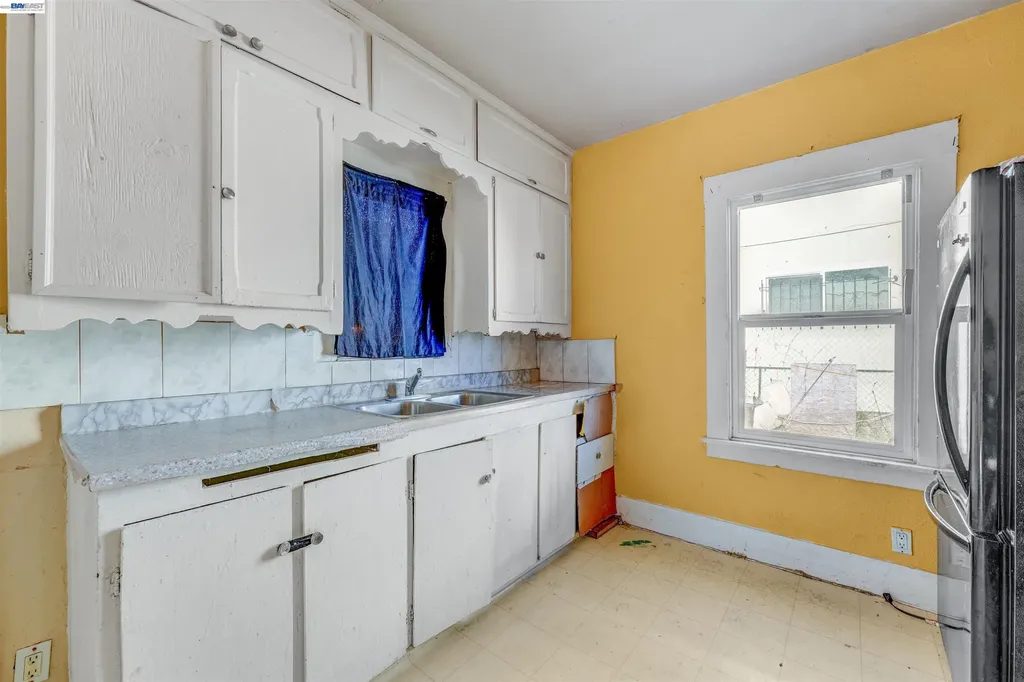 1061 71st Avenue Oakland CA 94621