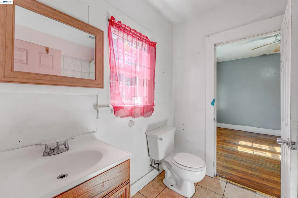 1061 71st Avenue Oakland CA 94621