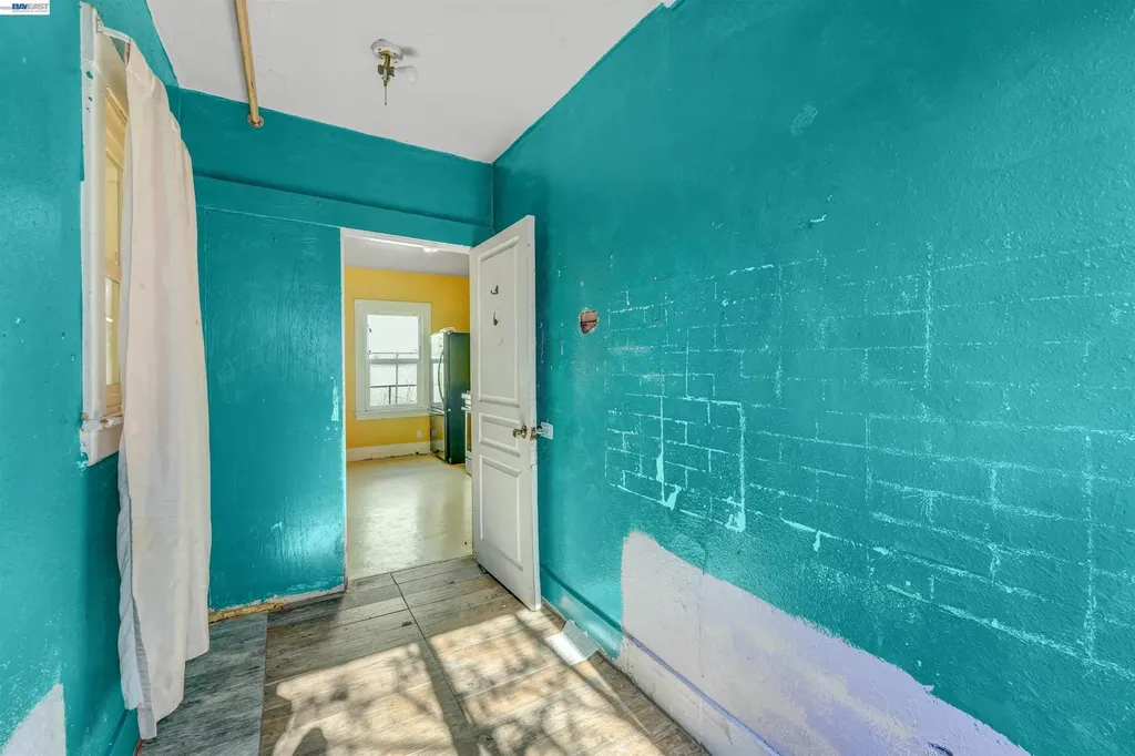 1061 71st Avenue Oakland CA 94621