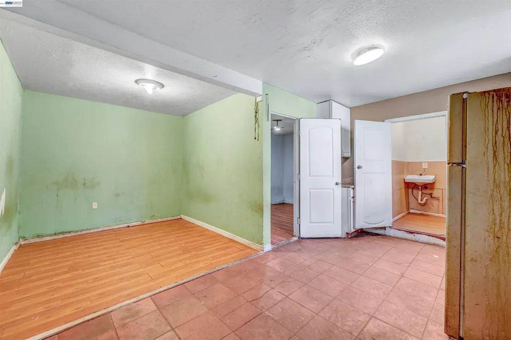 1061 71st Avenue Oakland CA 94621