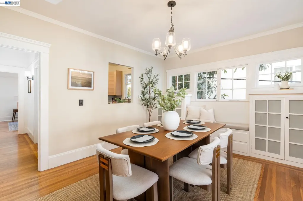 3746 Park Boulevard Way Oakland CA 94610
