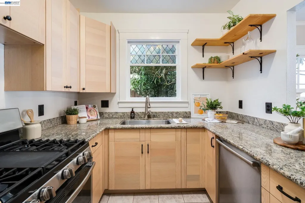 3746 Park Boulevard Way Oakland CA 94610