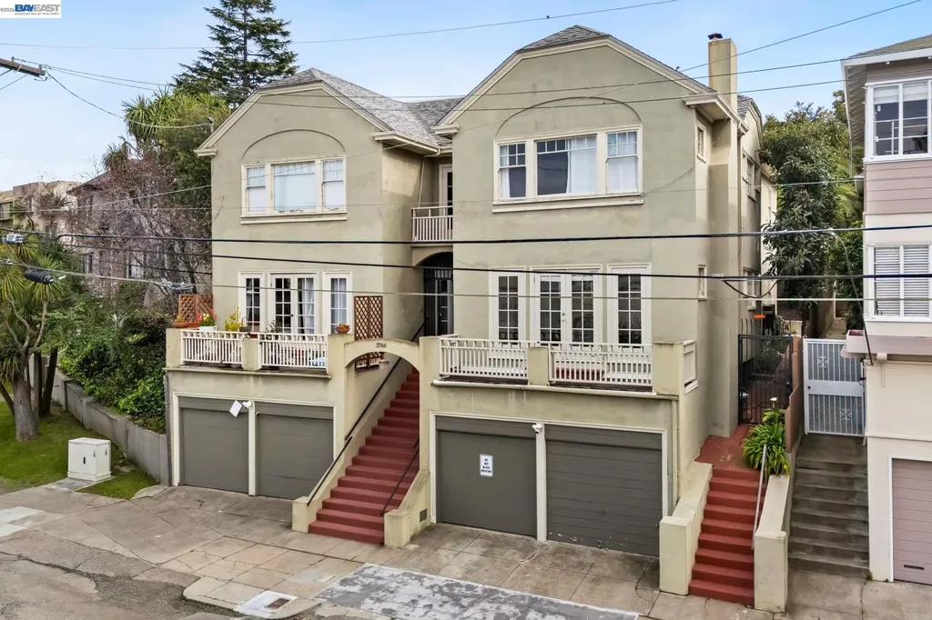 3746 Park Boulevard Way Oakland CA 94610