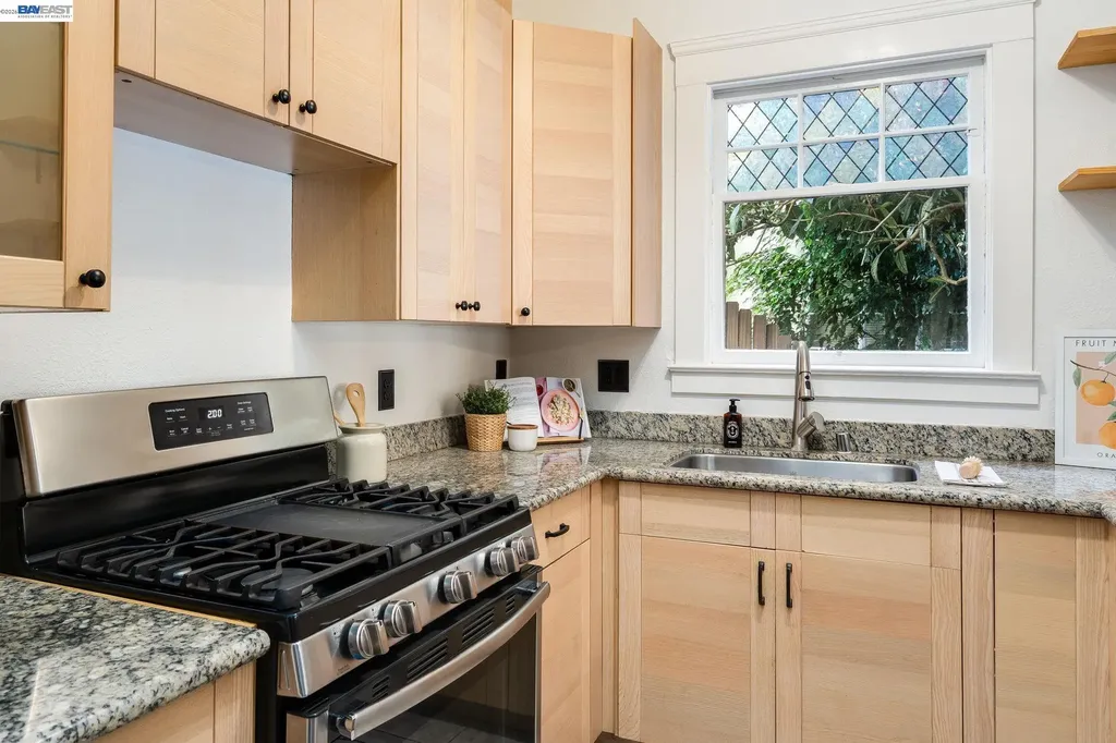 3746 Park Boulevard Way Oakland CA 94610