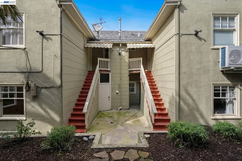 3746 Park Boulevard Way Oakland CA 94610