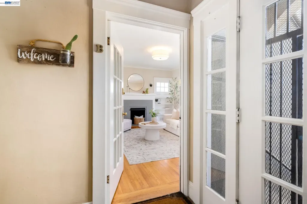 3746 Park Boulevard Way Oakland CA 94610