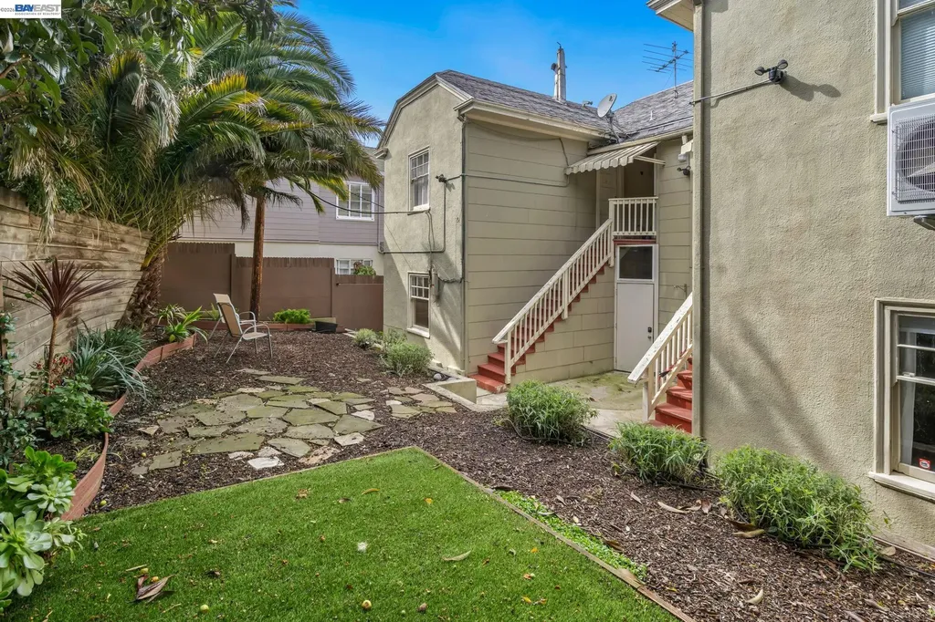3746 Park Boulevard Way Oakland CA 94610