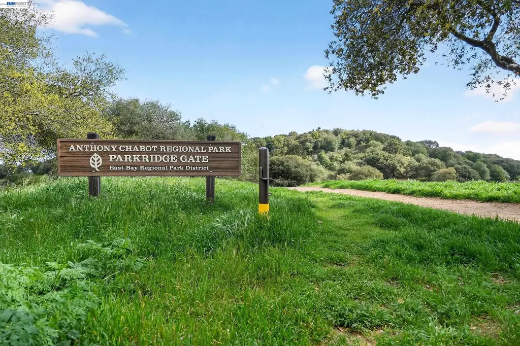 5170 Saddle Brook Drive Oakland CA 94619
