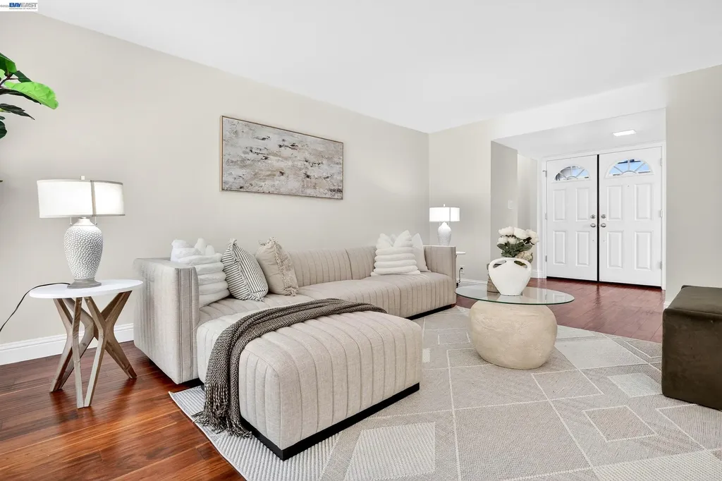 5170 Saddle Brook Drive Oakland CA 94619