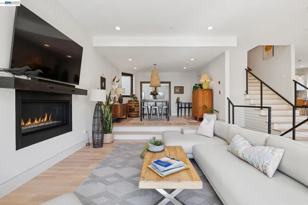 2588 Scout Road Oakland CA 94611