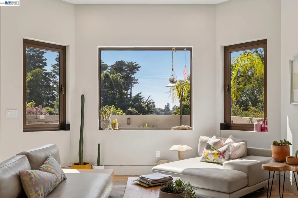 2588 Scout Road Oakland CA 94611