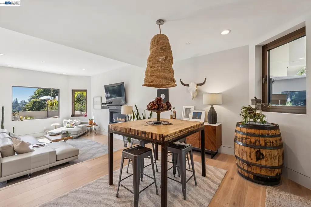 2588 Scout Road Oakland CA 94611
