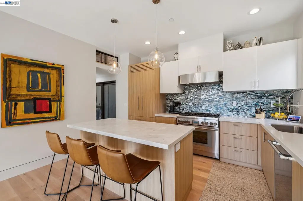 2588 Scout Road Oakland CA 94611