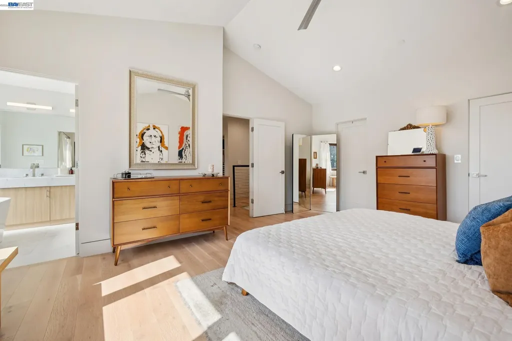 2588 Scout Road Oakland CA 94611