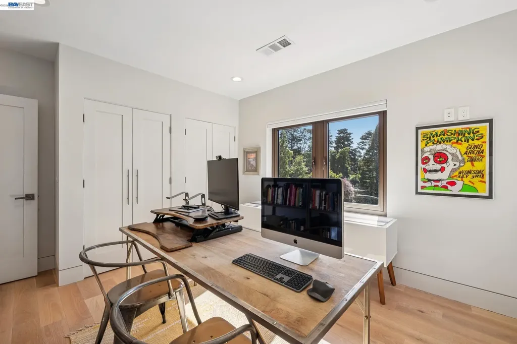 2588 Scout Road Oakland CA 94611